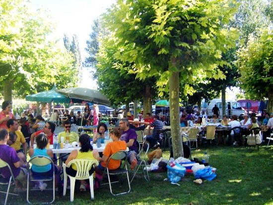 Santa Eulalia del Campo se despide de sus fiestas con una gran comida de  hermandad - Eco de Teruel